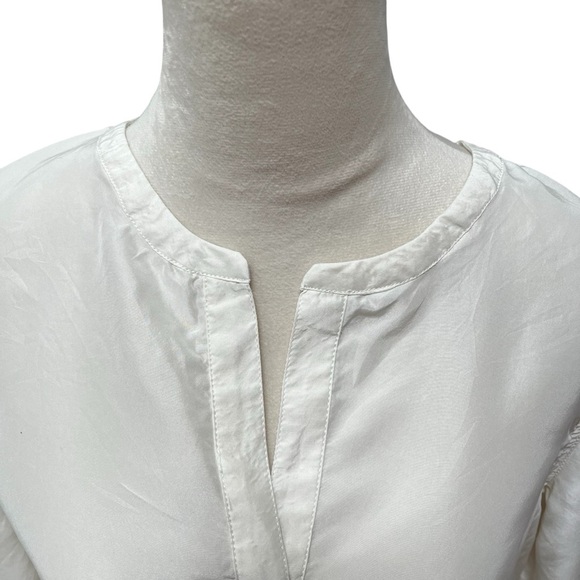 Garnet Hill Women’s Size 12 Cream Silk V-neck Long Sleeve Shirt Top - Picture 2 of 7